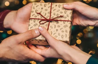 How to Make Christmas Gift-Giving More Meaningful