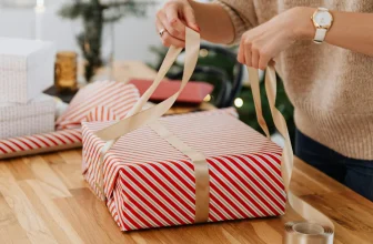 How to Choose a Thoughtful Housewarming Gift